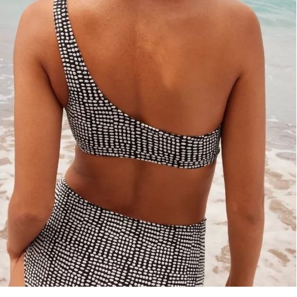 NWT Aerie One Strap Bandeau Bikini Top Size Medium - Picture 2 of 5